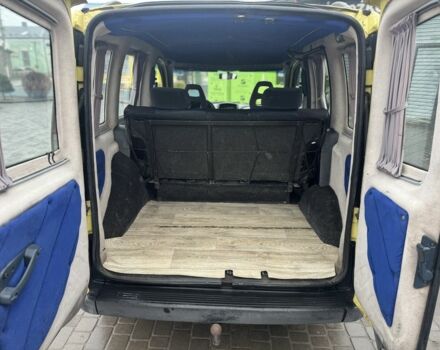 Желтый Фиат Добло, объемом двигателя 1.9 л и пробегом 260 тыс. км за 3600 $, фото 12 на Automoto.ua