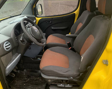 Желтый Фиат Добло, объемом двигателя 1.3 л и пробегом 268 тыс. км за 4000 $, фото 9 на Automoto.ua