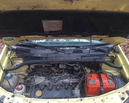 Желтый Фиат Добло, объемом двигателя 1.9 л и пробегом 363 тыс. км за 3400 $, фото 2 на Automoto.ua