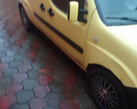 Желтый Фиат Добло, объемом двигателя 1.91 л и пробегом 400 тыс. км за 4200 $, фото 4 на Automoto.ua