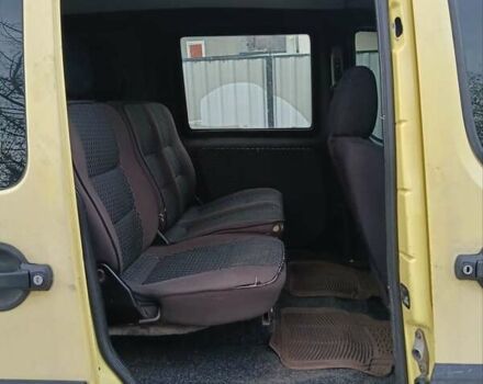 Желтый Фиат Добло, объемом двигателя 1.3 л и пробегом 337 тыс. км за 2999 $, фото 5 на Automoto.ua
