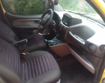 Желтый Фиат Добло, объемом двигателя 1.91 л и пробегом 400 тыс. км за 4200 $, фото 8 на Automoto.ua