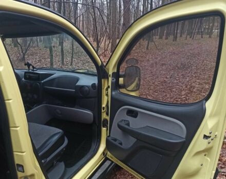 Желтый Фиат Добло, объемом двигателя 1.9 л и пробегом 363 тыс. км за 3400 $, фото 6 на Automoto.ua