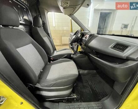 Жовтий Фіат Добло, об'ємом двигуна 1.25 л та пробігом 301 тис. км за 5099 $, фото 25 на Automoto.ua