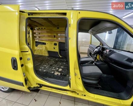 Жовтий Фіат Добло, об'ємом двигуна 1.25 л та пробігом 301 тис. км за 5099 $, фото 22 на Automoto.ua
