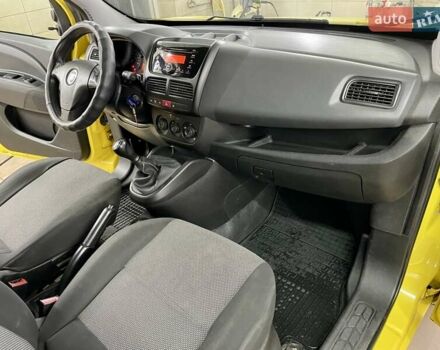 Жовтий Фіат Добло, об'ємом двигуна 1.25 л та пробігом 301 тис. км за 5099 $, фото 26 на Automoto.ua