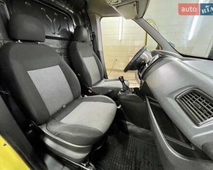 Жовтий Фіат Добло, об'ємом двигуна 1.25 л та пробігом 301 тис. км за 5099 $, фото 24 на Automoto.ua