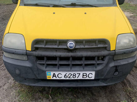Желтый Фиат Добло, объемом двигателя 1.3 л и пробегом 268 тыс. км за 4000 $, фото 1 на Automoto.ua