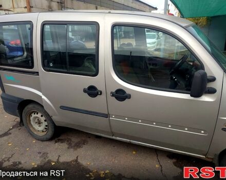 Серый Фиат Добло, объемом двигателя 1.9 л и пробегом 250 тыс. км за 1550 $, фото 2 на Automoto.ua