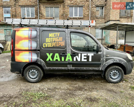 Серый Фиат Добло, объемом двигателя 1.6 л и пробегом 322 тыс. км за 3100 $, фото 4 на Automoto.ua