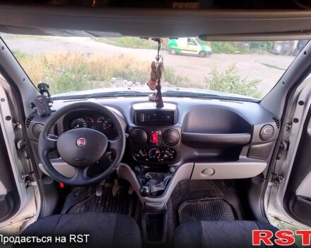 Серый Фиат Добло, объемом двигателя 1.9 л и пробегом 399 тыс. км за 6500 $, фото 5 на Automoto.ua