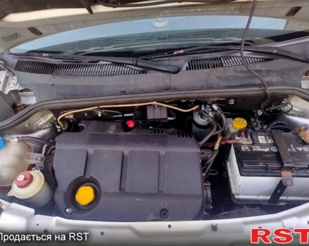 Серый Фиат Добло, объемом двигателя 1.9 л и пробегом 399 тыс. км за 6500 $, фото 10 на Automoto.ua