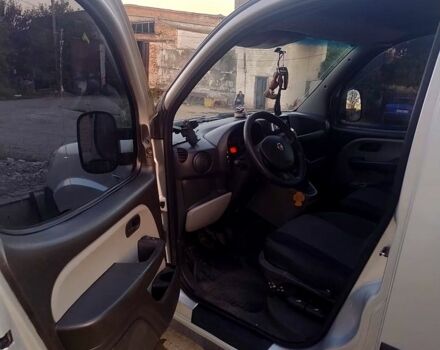 Серый Фиат Добло, объемом двигателя 1.9 л и пробегом 399 тыс. км за 6500 $, фото 6 на Automoto.ua