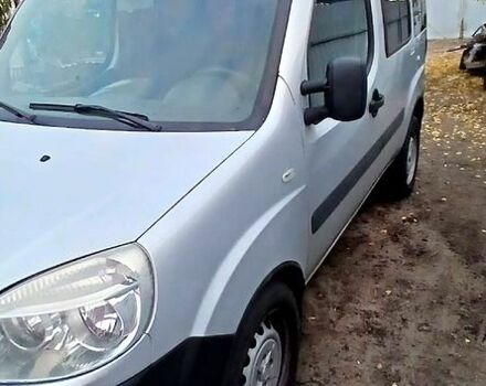 Серый Фиат Добло, объемом двигателя 1.4 л и пробегом 208 тыс. км за 5500 $, фото 3 на Automoto.ua