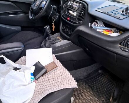 Серый Фиат Добло, объемом двигателя 1.4 л и пробегом 142 тыс. км за 9500 $, фото 1 на Automoto.ua