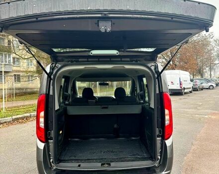 Серый Фиат Добло, объемом двигателя 1.4 л и пробегом 80 тыс. км за 16900 $, фото 2 на Automoto.ua