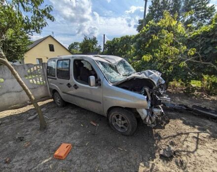 Серый Фиат Добло, объемом двигателя 1.9 л и пробегом 200 тыс. км за 1200 $, фото 1 на Automoto.ua