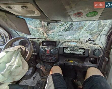 Серый Фиат Добло, объемом двигателя 1.91 л и пробегом 200 тыс. км за 1200 $, фото 10 на Automoto.ua
