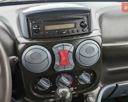 Серый Фиат Добло, объемом двигателя 1.9 л и пробегом 228 тыс. км за 3600 $, фото 8 на Automoto.ua