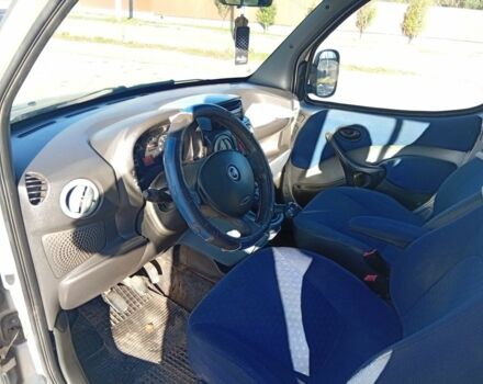 Серый Фиат Добло, объемом двигателя 1.9 л и пробегом 300 тыс. км за 3000 $, фото 7 на Automoto.ua