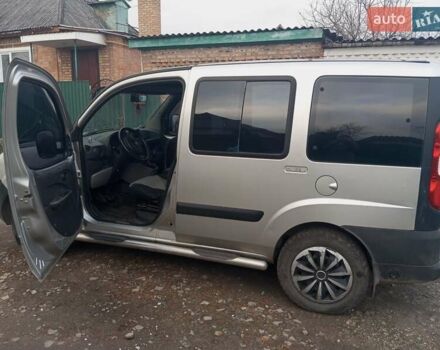 Серый Фиат Добло, объемом двигателя 1.4 л и пробегом 261 тыс. км за 4000 $, фото 2 на Automoto.ua