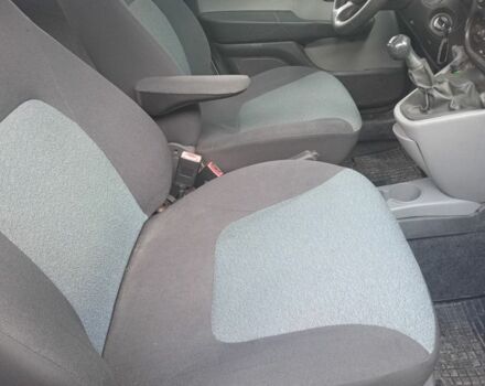 Серый Фиат Добло, объемом двигателя 1.9 л и пробегом 202 тыс. км за 5500 $, фото 7 на Automoto.ua