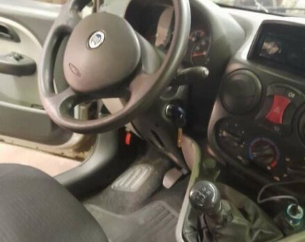 Сірий Фіат Добло, об'ємом двигуна 1.4 л та пробігом 240 тис. км за 4300 $, фото 23 на Automoto.ua