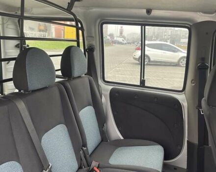 Сірий Фіат Добло, об'ємом двигуна 1.4 л та пробігом 213 тис. км за 4799 $, фото 35 на Automoto.ua