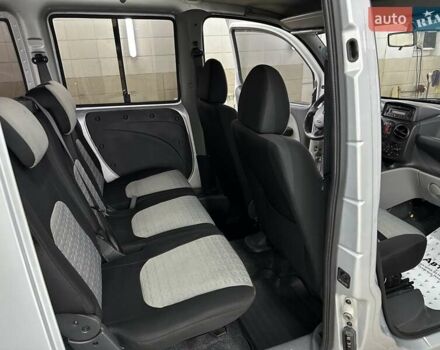 Серый Фиат Добло, объемом двигателя 1.9 л и пробегом 175 тыс. км за 6999 $, фото 21 на Automoto.ua