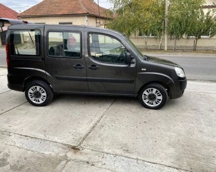 Серый Фиат Добло, объемом двигателя 1.2 л и пробегом 400 тыс. км за 3500 $, фото 4 на Automoto.ua