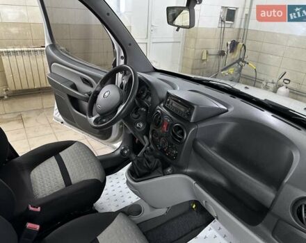 Серый Фиат Добло, объемом двигателя 1.9 л и пробегом 175 тыс. км за 6999 $, фото 15 на Automoto.ua