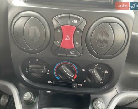 Сірий Фіат Добло, об'ємом двигуна 1.4 л та пробігом 213 тис. км за 4799 $, фото 69 на Automoto.ua