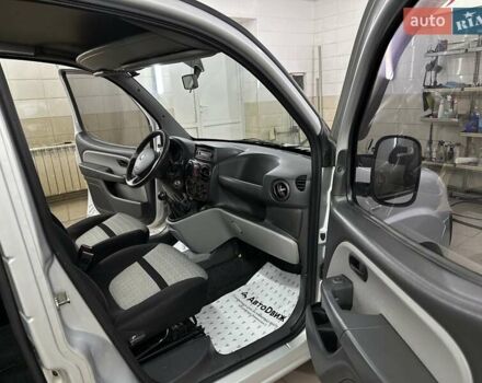 Серый Фиат Добло, объемом двигателя 1.9 л и пробегом 175 тыс. км за 6999 $, фото 18 на Automoto.ua