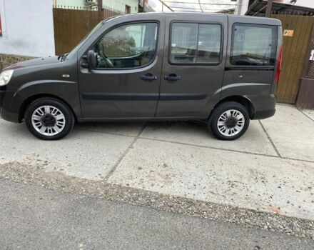 Серый Фиат Добло, объемом двигателя 1.2 л и пробегом 400 тыс. км за 3500 $, фото 3 на Automoto.ua