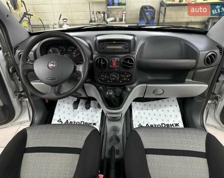 Серый Фиат Добло, объемом двигателя 1.9 л и пробегом 175 тыс. км за 6999 $, фото 26 на Automoto.ua