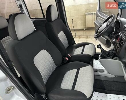 Серый Фиат Добло, объемом двигателя 1.9 л и пробегом 175 тыс. км за 6999 $, фото 22 на Automoto.ua