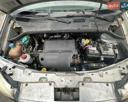 Сірий Фіат Добло, об'ємом двигуна 1.2 л та пробігом 300 тис. км за 3900 $, фото 10 на Automoto.ua