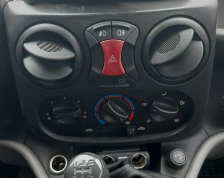 Серый Фиат Добло, объемом двигателя 1.4 л и пробегом 250 тыс. км за 3000 $, фото 7 на Automoto.ua