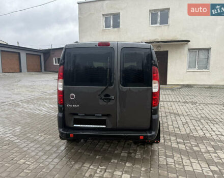 Сірий Фіат Добло, об'ємом двигуна 1.37 л та пробігом 197 тис. км за 5599 $, фото 5 на Automoto.ua