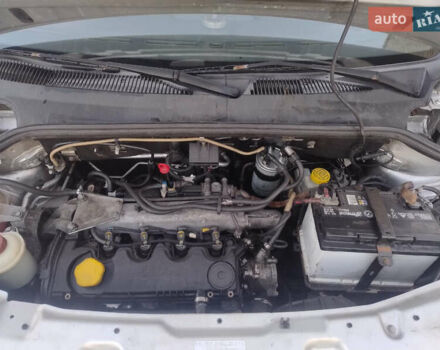 Серый Фиат Добло, объемом двигателя 1.9 л и пробегом 399 тыс. км за 6500 $, фото 29 на Automoto.ua