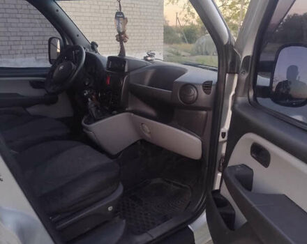 Серый Фиат Добло, объемом двигателя 1.9 л и пробегом 399 тыс. км за 6500 $, фото 11 на Automoto.ua