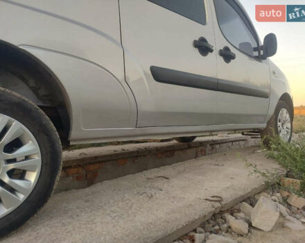 Серый Фиат Добло, объемом двигателя 1.9 л и пробегом 399 тыс. км за 6500 $, фото 9 на Automoto.ua