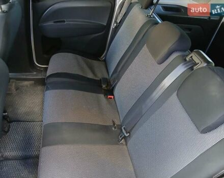 Серый Фиат Добло, объемом двигателя 1.6 л и пробегом 291 тыс. км за 6700 $, фото 12 на Automoto.ua