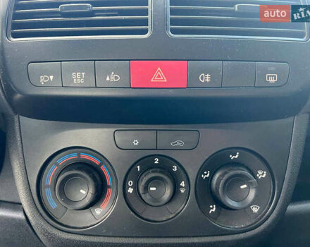 Сірий Фіат Добло, об'ємом двигуна 1.4 л та пробігом 223 тис. км за 7290 $, фото 23 на Automoto.ua