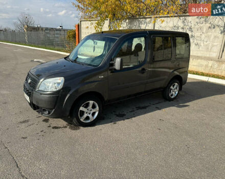 Серый Фиат Добло, объемом двигателя 1.3 л и пробегом 370 тыс. км за 6500 $, фото 1 на Automoto.ua