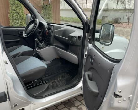 Сірий Фіат Добло, об'ємом двигуна 1.4 л та пробігом 200 тис. км за 5000 $, фото 4 на Automoto.ua