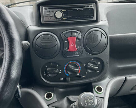 Сірий Фіат Добло, об'ємом двигуна 1.4 л та пробігом 200 тис. км за 5000 $, фото 11 на Automoto.ua