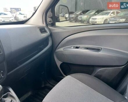 Сірий Фіат Добло, об'ємом двигуна 1.4 л та пробігом 223 тис. км за 7290 $, фото 25 на Automoto.ua