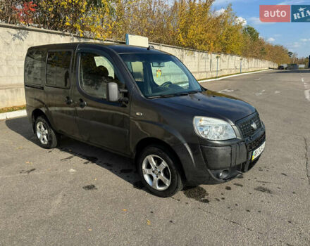 Серый Фиат Добло, объемом двигателя 1.3 л и пробегом 370 тыс. км за 6500 $, фото 3 на Automoto.ua