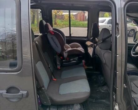 Серый Фиат Добло, объемом двигателя 1.3 л и пробегом 268 тыс. км за 5800 $, фото 12 на Automoto.ua